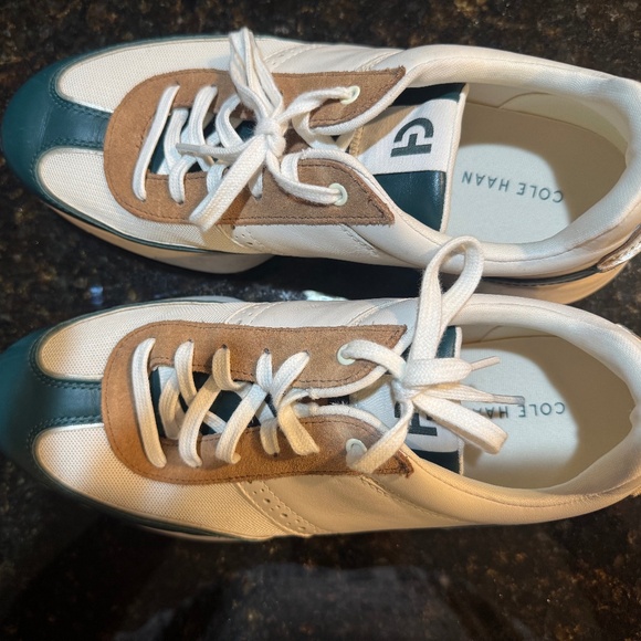 Cole Haan Women's shoe - Picture 1 of 3